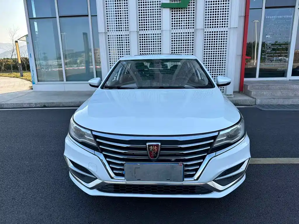 Roewe i6 Classic 2020 PLUS 1.6L CVT 4G Connected Honor Holographic Edition купить на сайте DeffCars