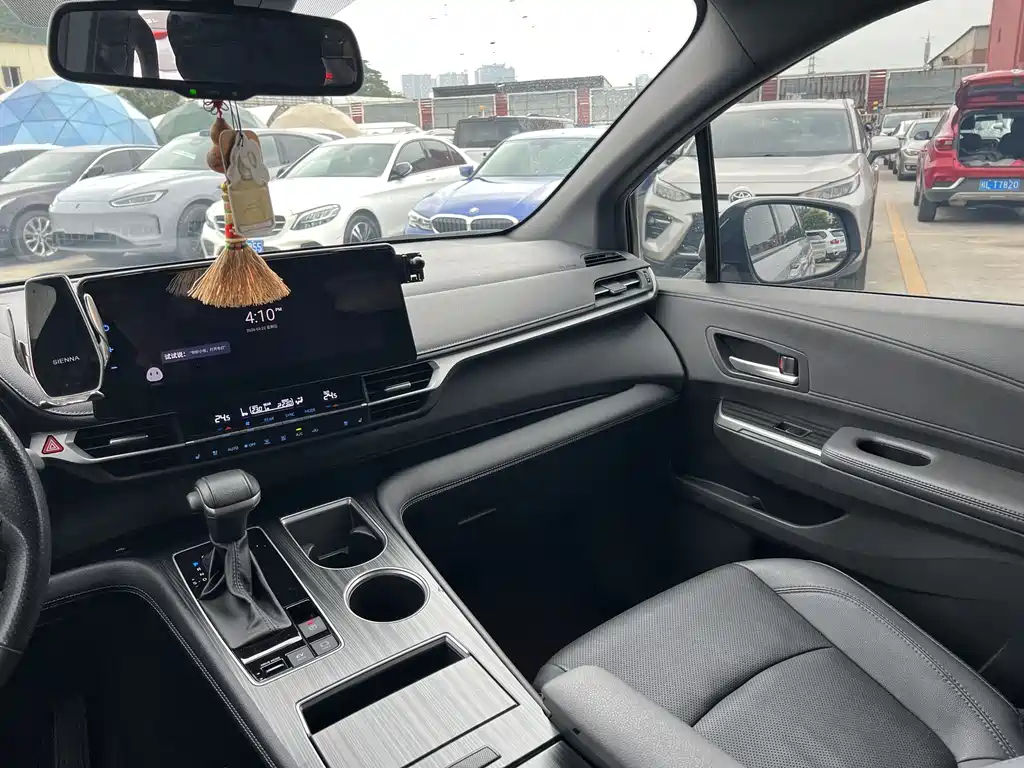 SIENNA 2021 2.5L Hybrid Premium Edition купить на сайте DeffCars