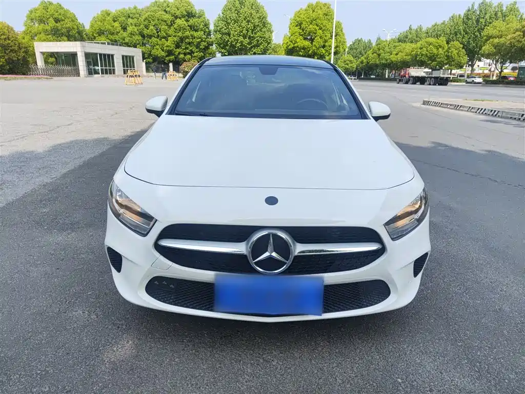 Mercedes-Benz A-Class 2021 A 180 L купить на сайте DeffCars