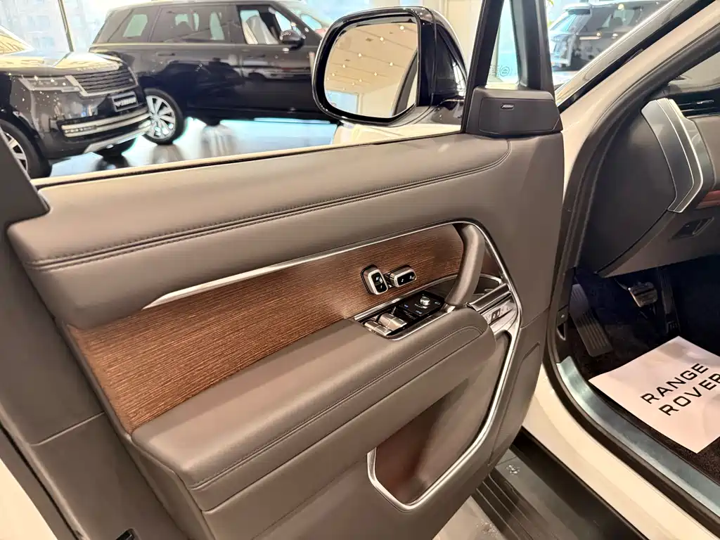 Range Rover 2024 3.0 L6 400PS Extended Edition купить на сайте DeffCars