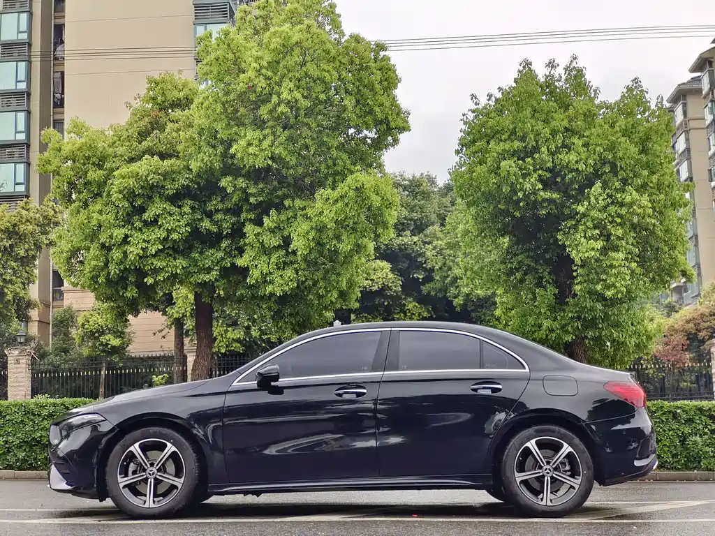 Mercedes-Benz A-Class 2024 A 200 L Fashion купить на сайте DeffCars