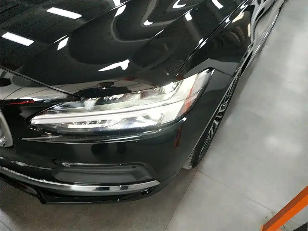 Volvo S90 2024 B5 Zhiyi Luxury Edition купить на сайте DeffCars