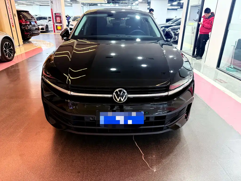 Magotan 2024 300TSI DSG Exclusive Edition купить на сайте DeffCars