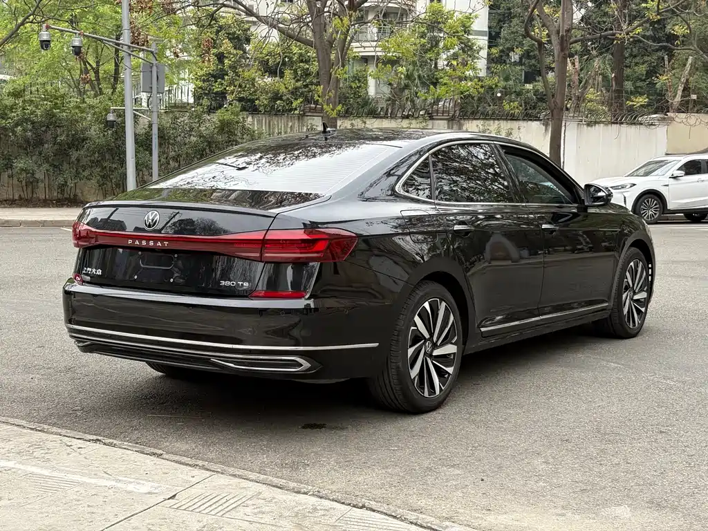 Passat 2024 380TSI Deluxe Edition купить на сайте DeffCars