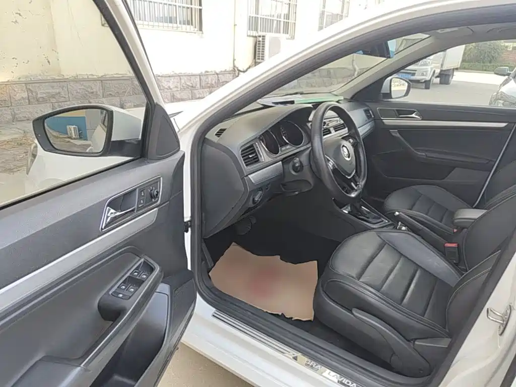 Gran Lavida 2017 180TSI DSG Comfort Edition купить на сайте DeffCars