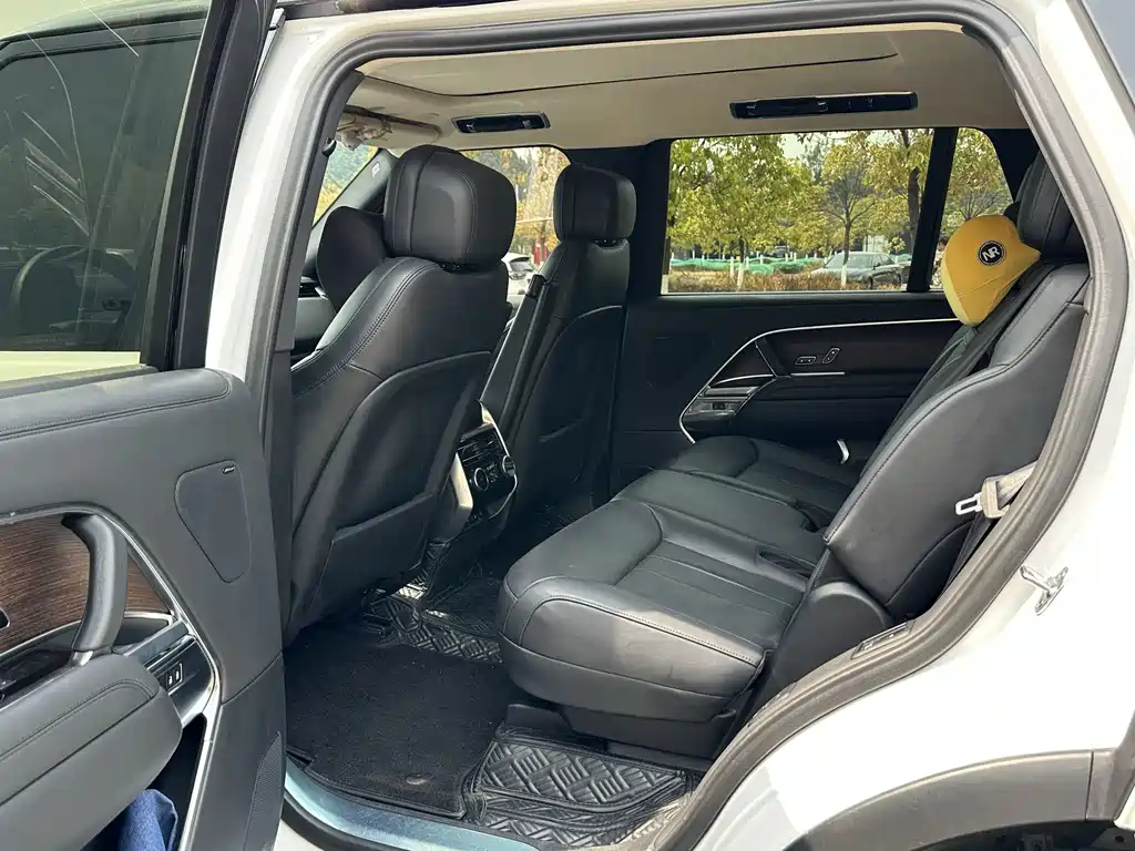 Range Rover 2024 3.0 L6 400PS Extended Edition, seven seats купить на сайте DeffCars