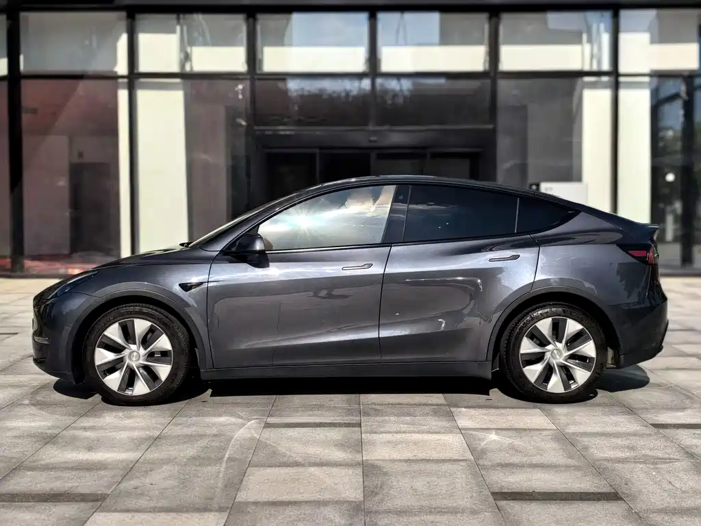 Model Y 2021 long-range all-wheel drive version 3D7 купить на сайте DeffCars