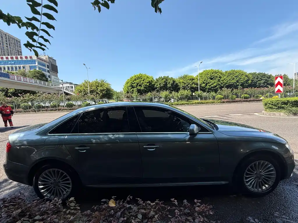 Audi A4L 2015 35 TFSI automatic comfort type купить на сайте DeffCars