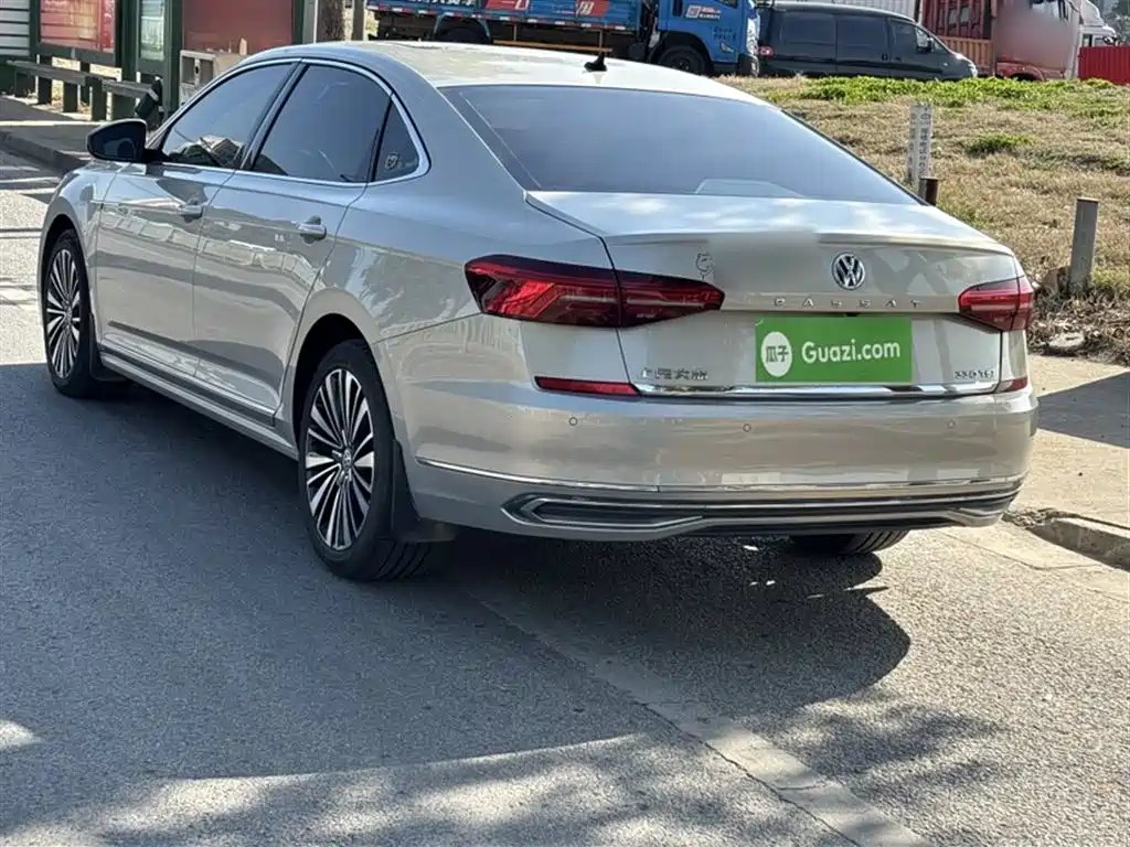 Passat 2019 330TSI Deluxe Edition National VI купить на сайте DeffCars