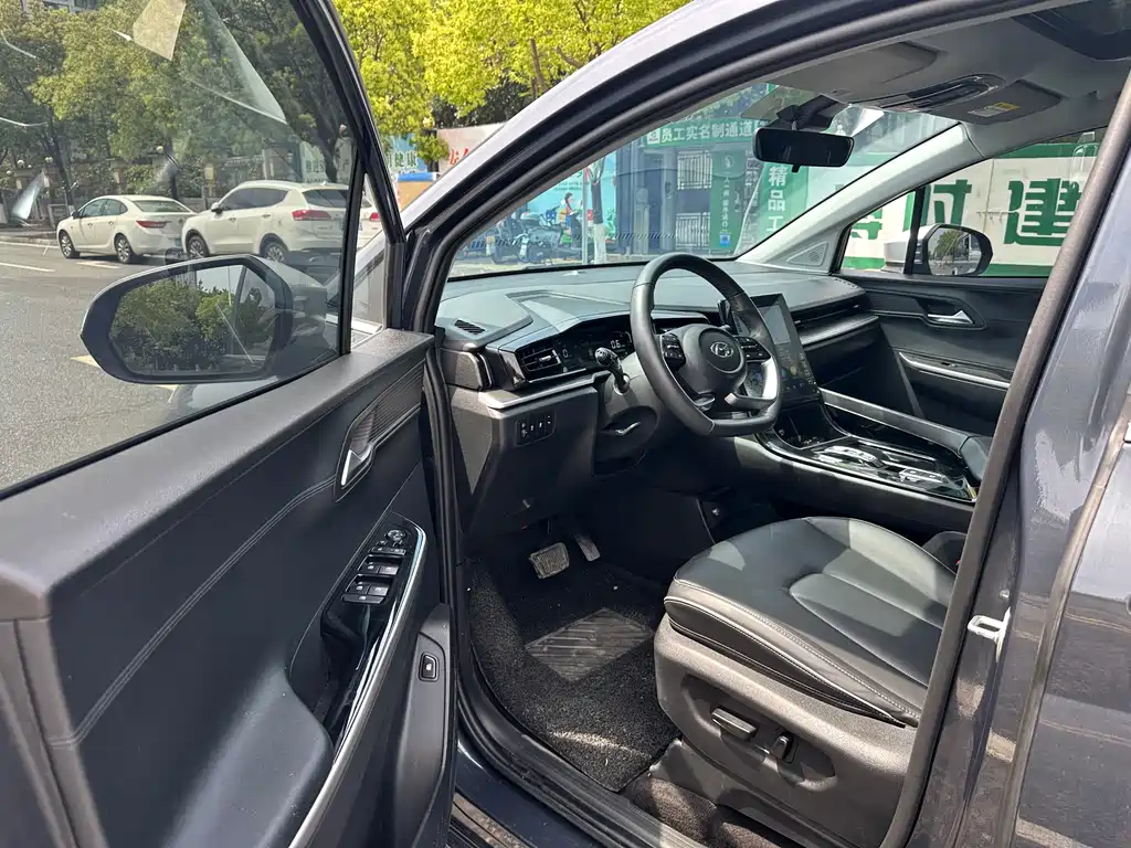 Kustu 2024 270TGDi LUX Premium Edition купить на сайте DeffCars