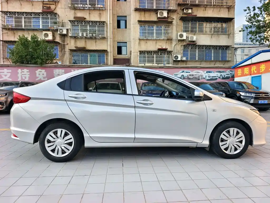 Fengfan 2015 1.5L CVT Comfort Edition купить на сайте DeffCars