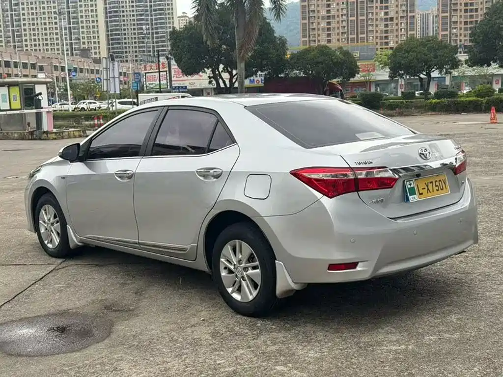 Corolla 2014 1.6L CVT GL-i купить на сайте DeffCars