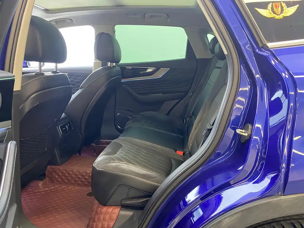 Hongqi HS5 2022 2.0T Zhilian Qixiang four-wheel drive version купить на сайте DeffCars