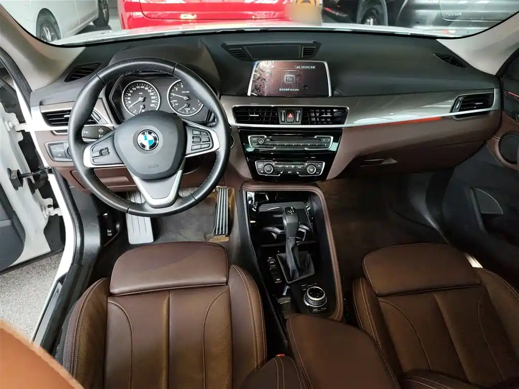 BMW X1 2018 xDrive20Li Exclusive Model купить на сайте DeffCars
