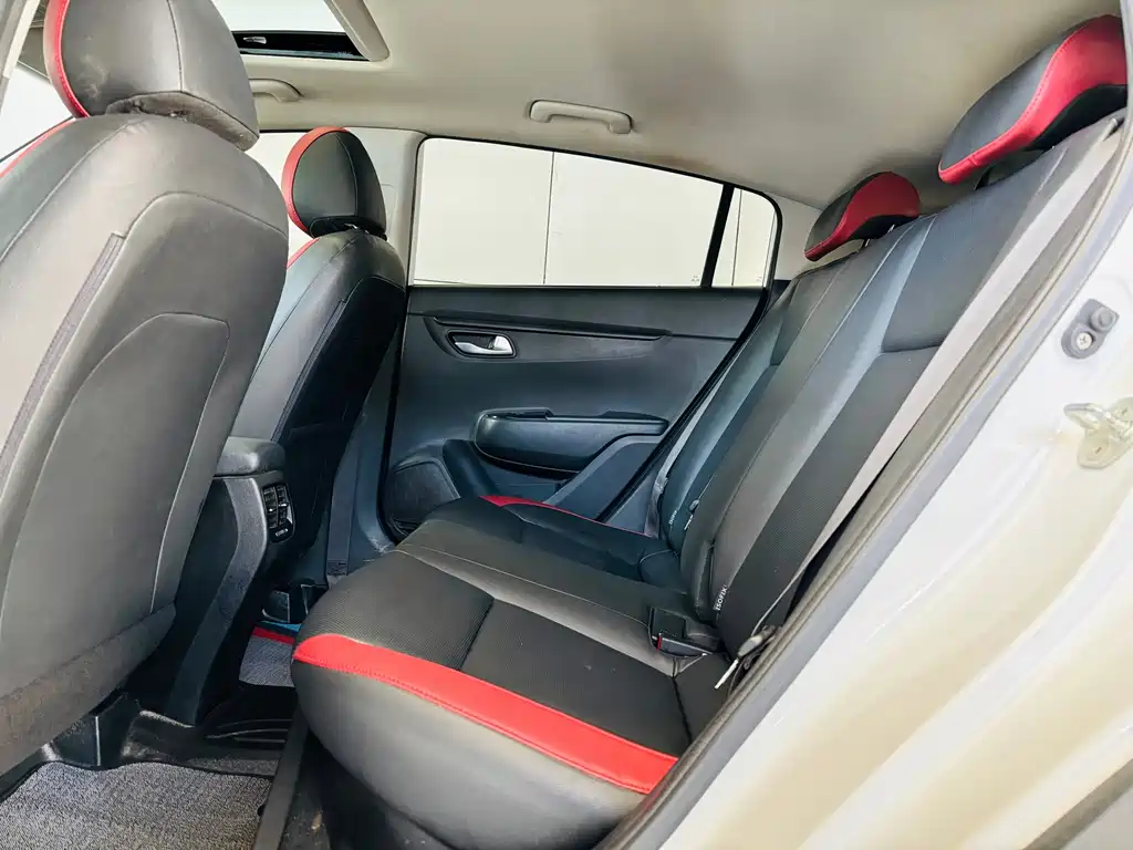 KX CROSS 2018 1.6L automatic smart sunroof version купить на сайте DeffCars