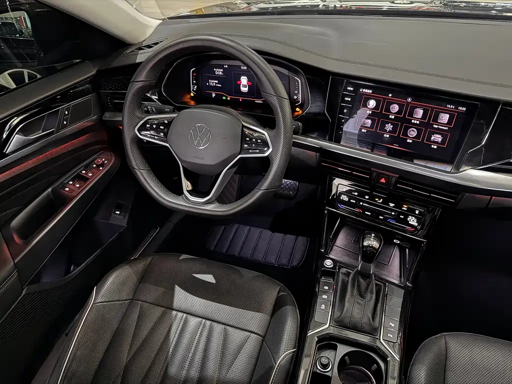 Passat 2022 330TSI Deluxe Edition купить на сайте DeffCars