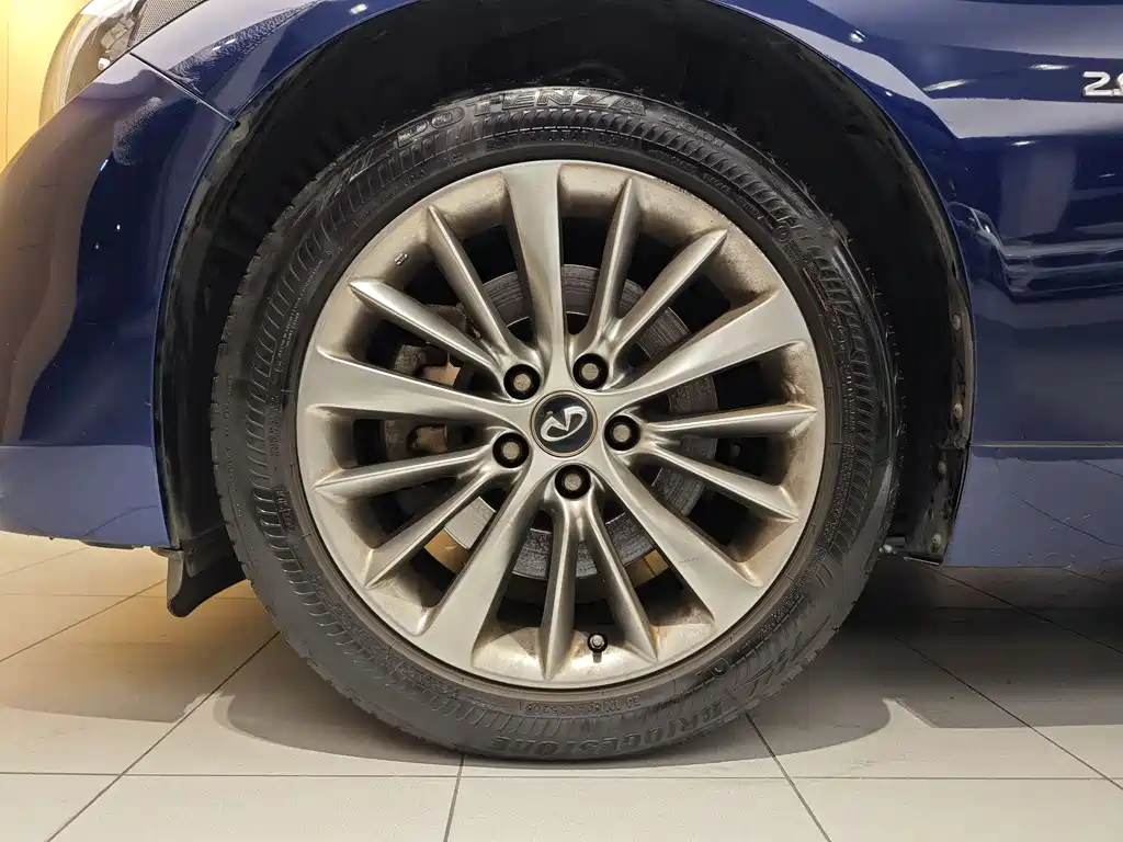 Infiniti Q50L 2018 2.0T Premium Edition National VI купить на сайте DeffCars