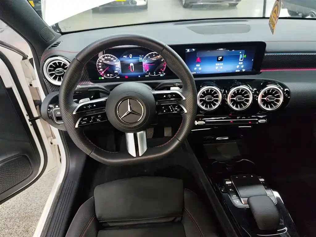 Mercedes-Benz A-Class 2024 A 200 L Fashion купить на сайте DeffCars