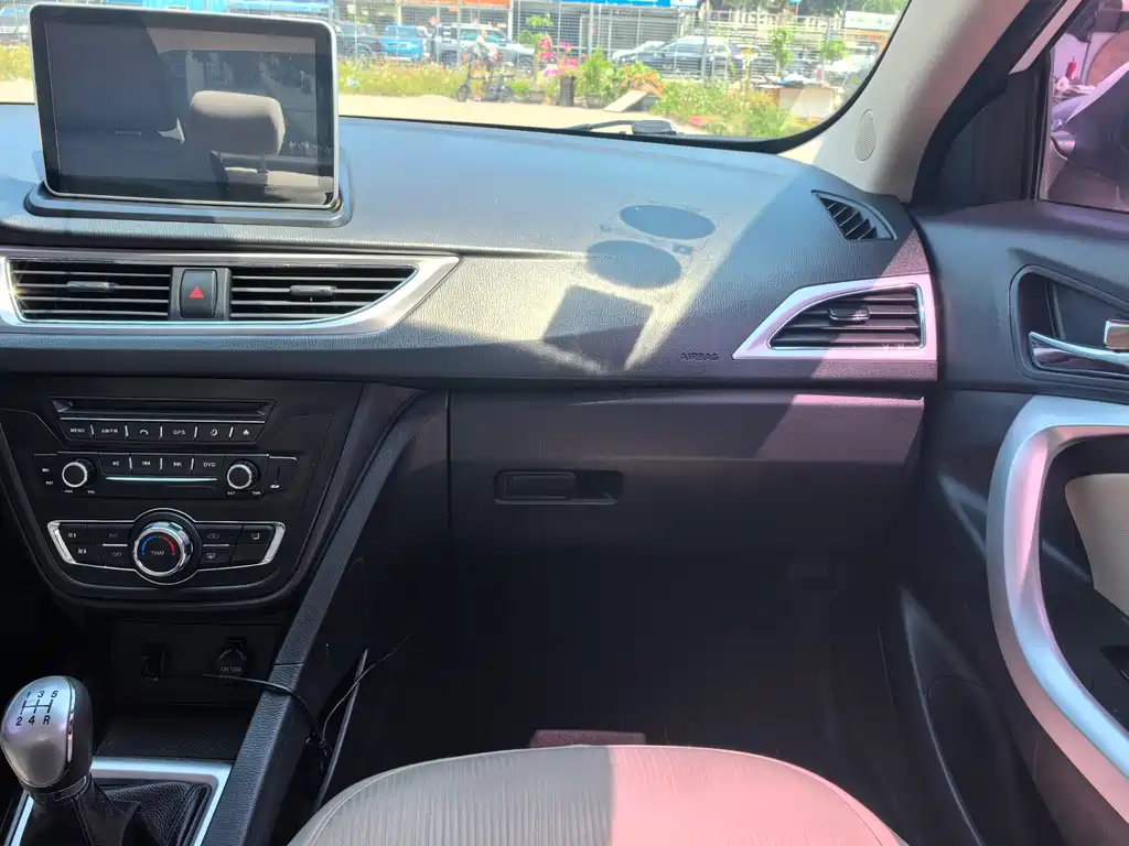 Yuexiang V7 2016 1.6L Manual Enjoyment Type National IV купить на сайте DeffCars