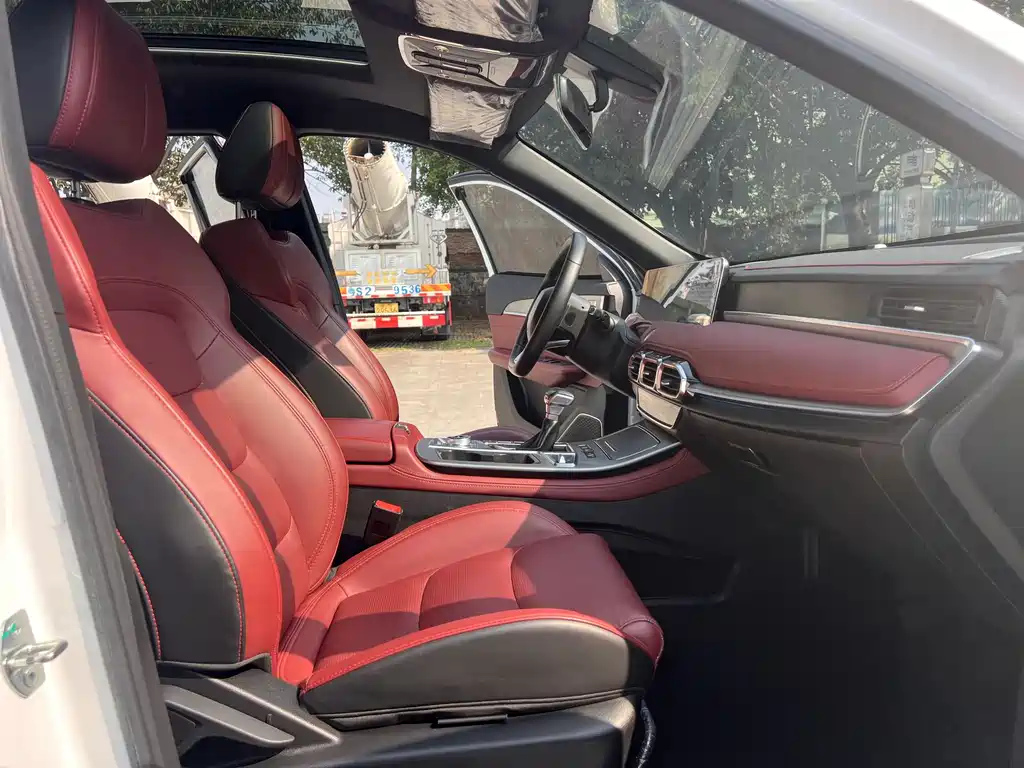 Jietu X70 PLUS 2021 model 1.6T DCT star 7 seats купить на сайте DeffCars