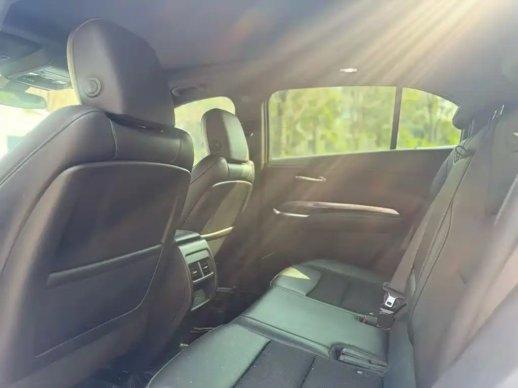 Cadillac XT4 2021 28T two-wheel drive luxury model купить на сайте DeffCars