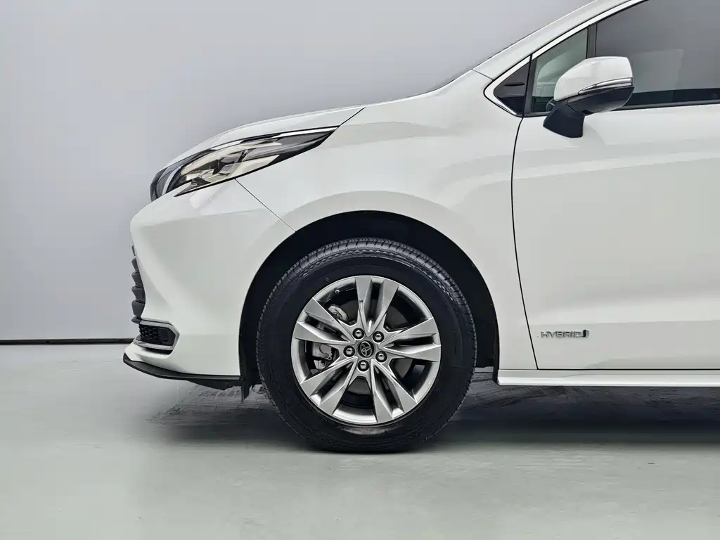 SIENNA 2023 2.5L Hybrid Comfort Edition купить на сайте DeffCars