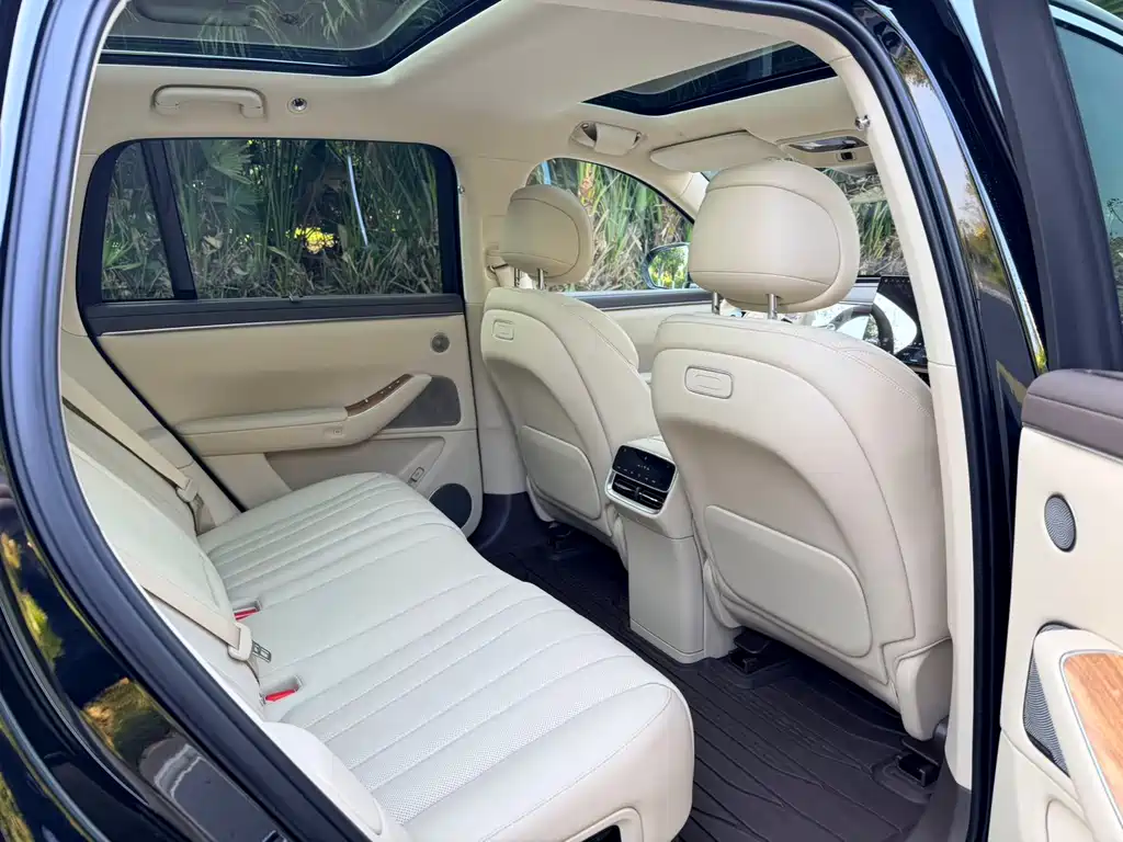 Wenjie M7 2026 extended range Max four-wheel drive version 5 seats купить на сайте DeffCars