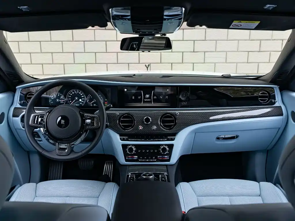 Ghost 2022 6.7T Black Badge купить на сайте DeffCars