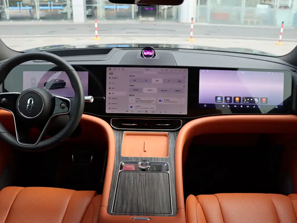 Wenjie M9 2025 extended range Max version 52kWh 6-seat version 192-line lidar) купить на сайте DeffCars