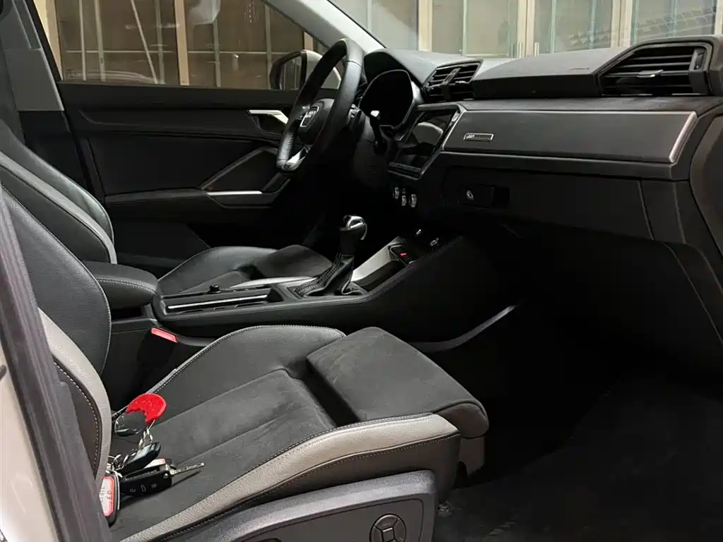 Audi Q3 2022 35 TFSI Fashionable and Dynamic купить на сайте DeffCars