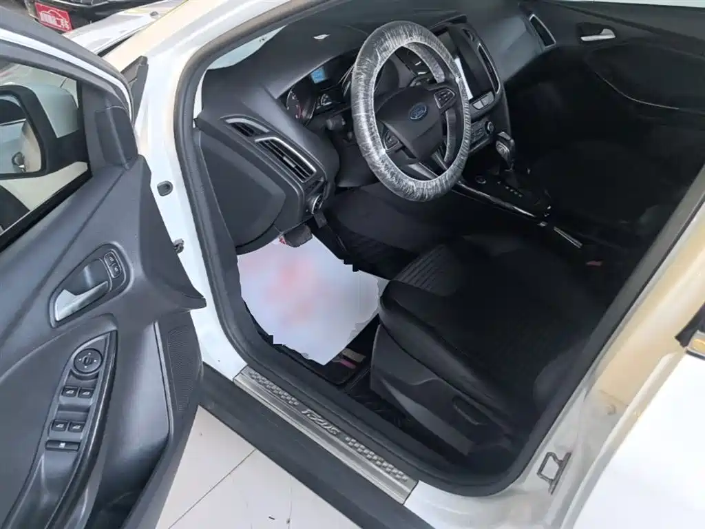Focus 2018 hatchback classic 1.6L automatic stylish smart mobility version купить на сайте DeffCars