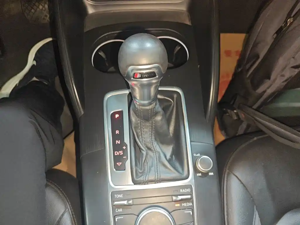 Audi A3 2015 Limousine 35 TFSI Million Commemorative Comfort Model купить на сайте DeffCars