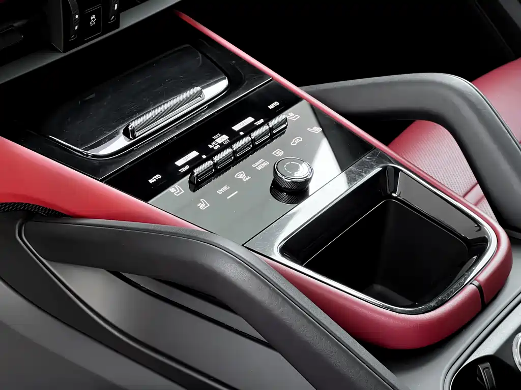Cayenne New Energy 2024 Cayenne E-Hybrid 2.0T купить на сайте DeffCars