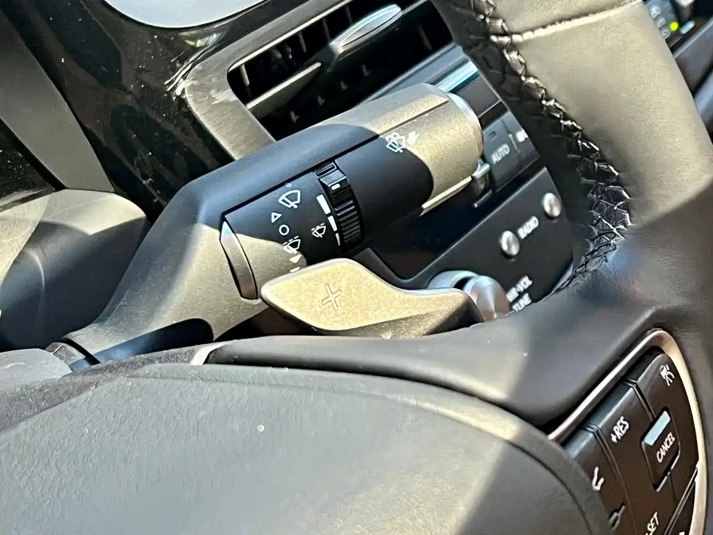 Lexus ES 2024 200 Premium Edition купить на сайте DeffCars