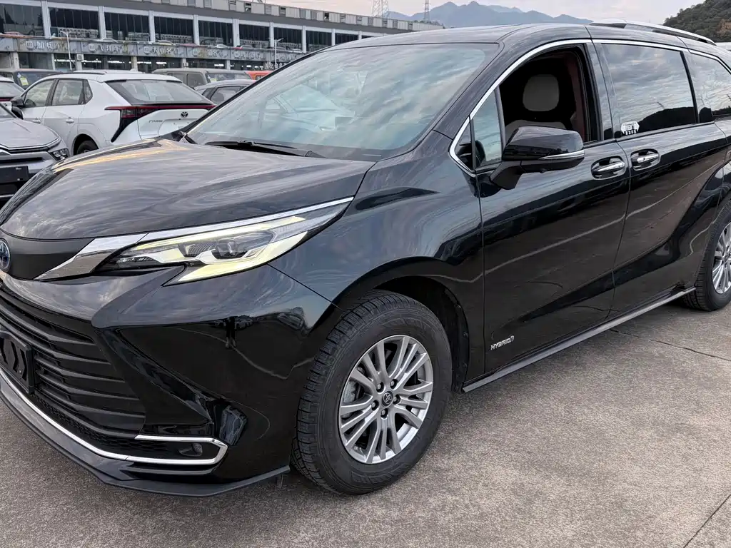 SIENNA 2021 2.5L Hybrid Comfort Edition купить на сайте DeffCars