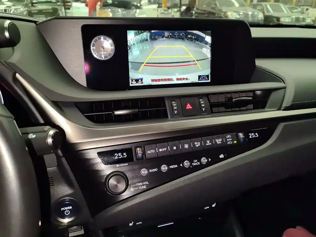 Lexus ES 2018 300h Excellence Edition National VI купить на сайте DeffCars