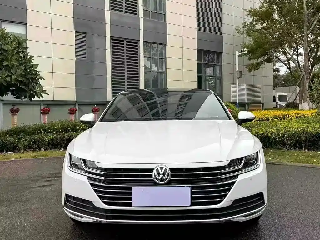 FAW-Volkswagen CC 2019 330TSI Charming Edition National V купить на сайте DeffCars