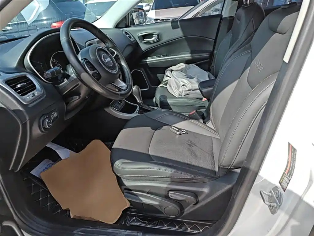Compass 2017 200T Automatic Home Edition купить на сайте DeffCars