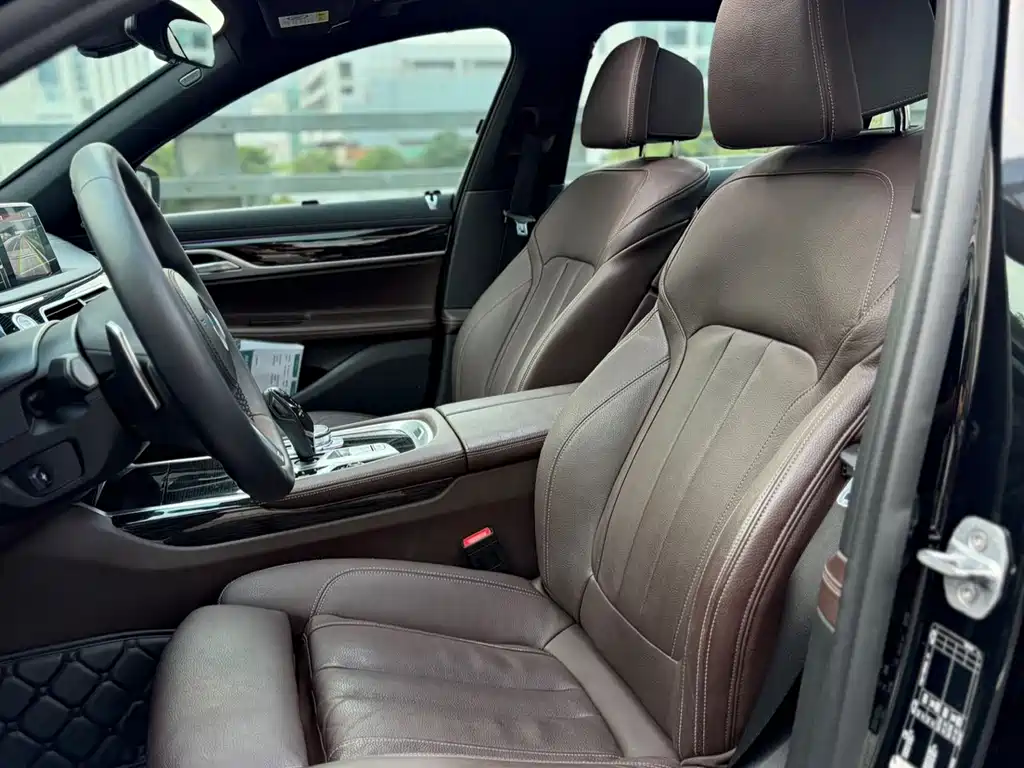 BMW 7 Series 2018 730Li Leading M Sports Package купить на сайте DeffCars