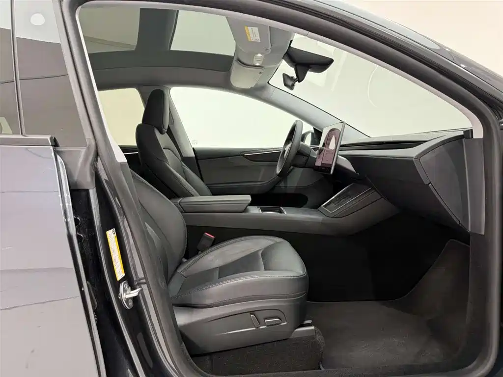 Model Y 2025 rear-wheel drive version купить на сайте DeffCars