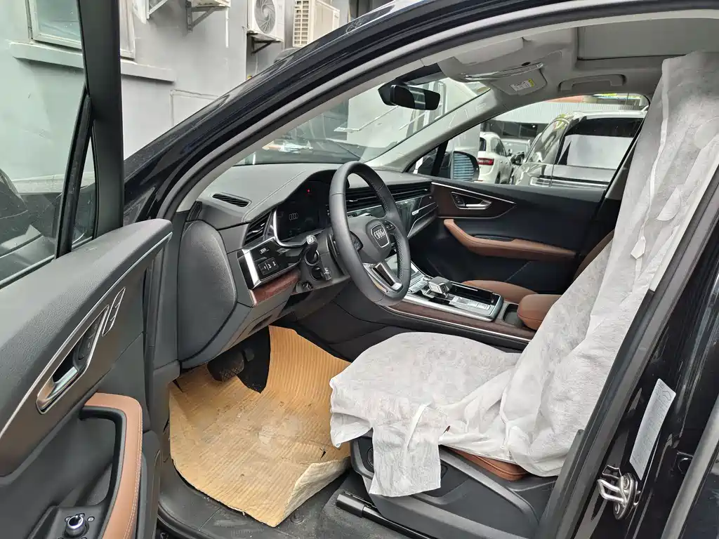Audi Q7 2025 55 TFSI quattro S line sports купить на сайте DeffCars
