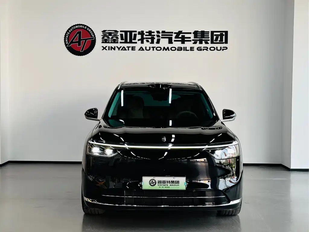 Wenjie M8 2025 extended range Max+ version 53.4kWh 6-seater version 192-line lidar) купить на сайте DeffCars