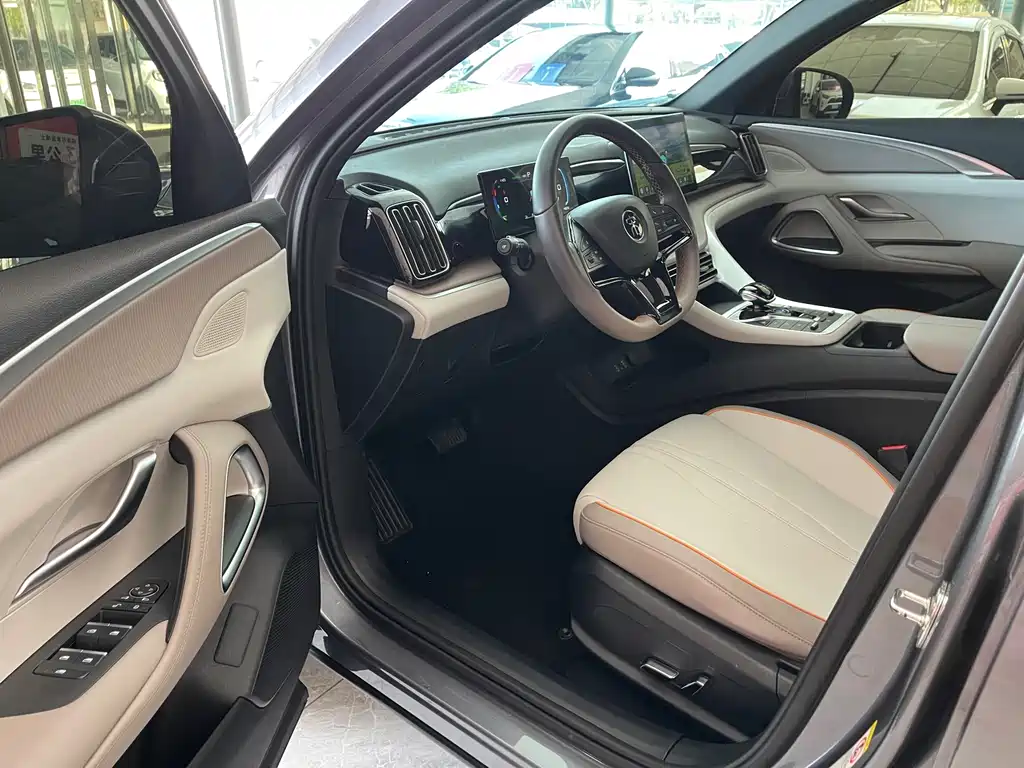 Song Pro New Energy 2024 Honor Edition DM-i 71KM Pilot Model купить на сайте DeffCars