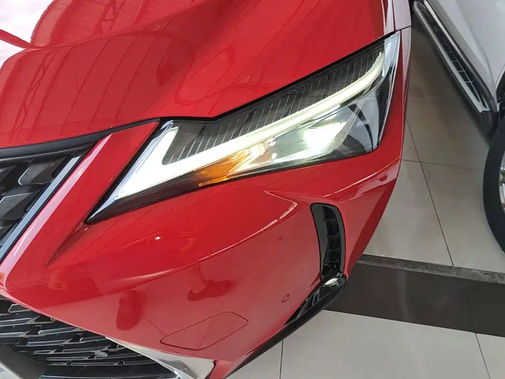 Lexus UX 2020 260h Fun Edition купить на сайте DeffCars