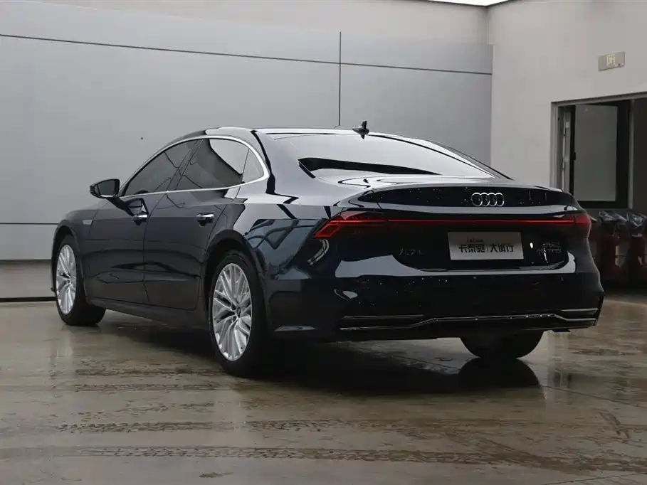 Audi A7L 2024 45TFSI S-line Dream Building Liquid Crystal Package купить на сайте DeffCars