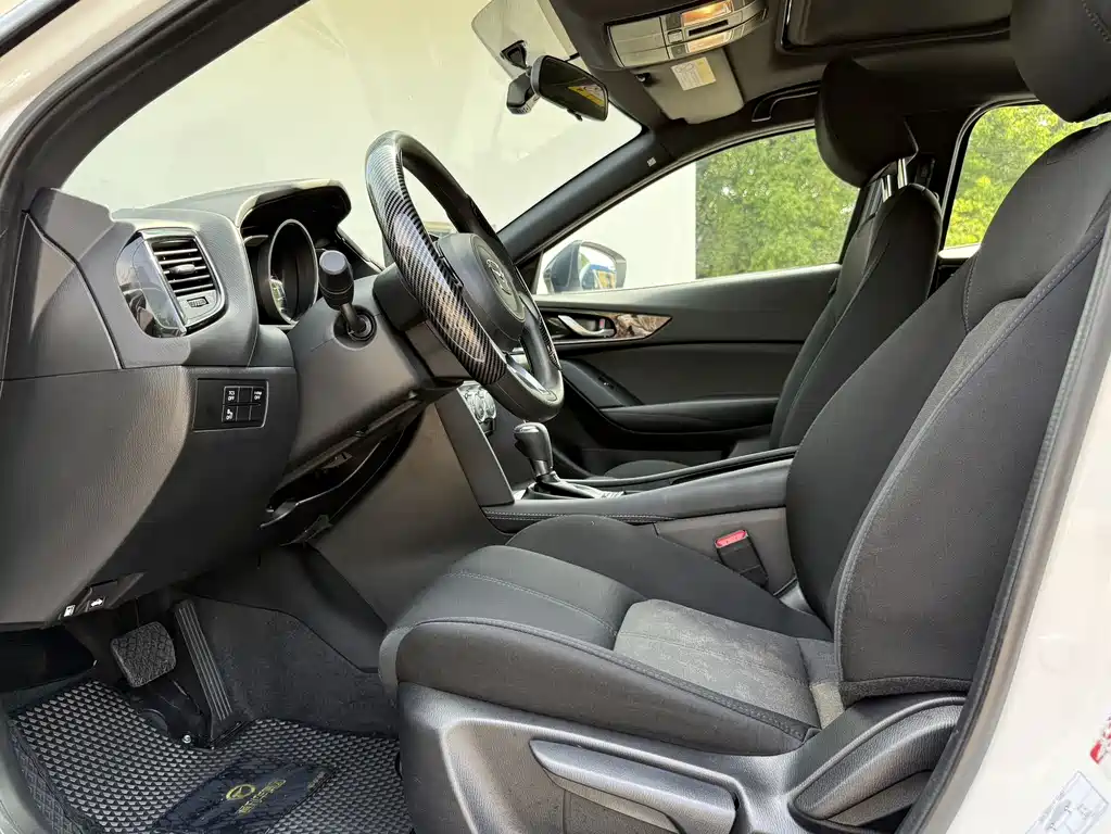 Mazda CX-4 2021 2.0L automatic two-wheel drive Blue Sky Vitality Edition купить на сайте DeffCars