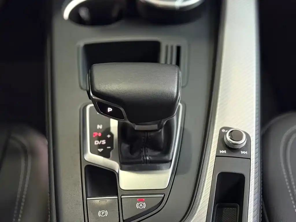 Audi A4L 2020 40 TFSI Fashionable and Dynamic купить на сайте DeffCars