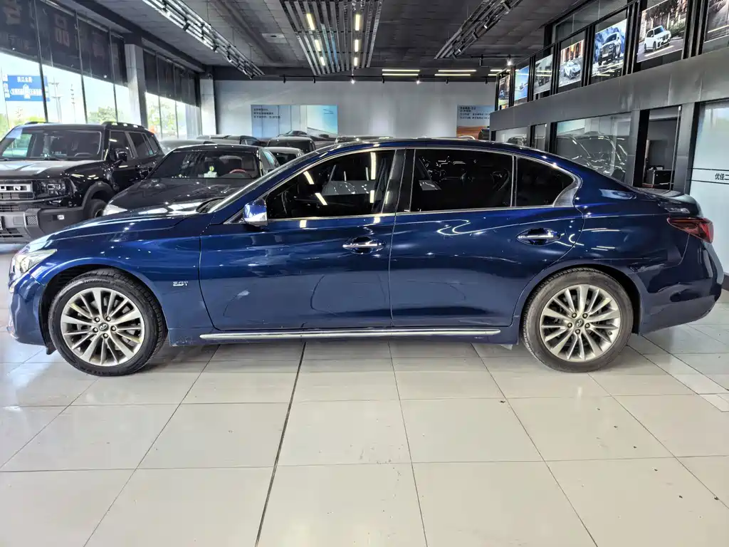 Infinity Q50L 2018 2.0T Premium Edition National VI купить на сайте DeffCars