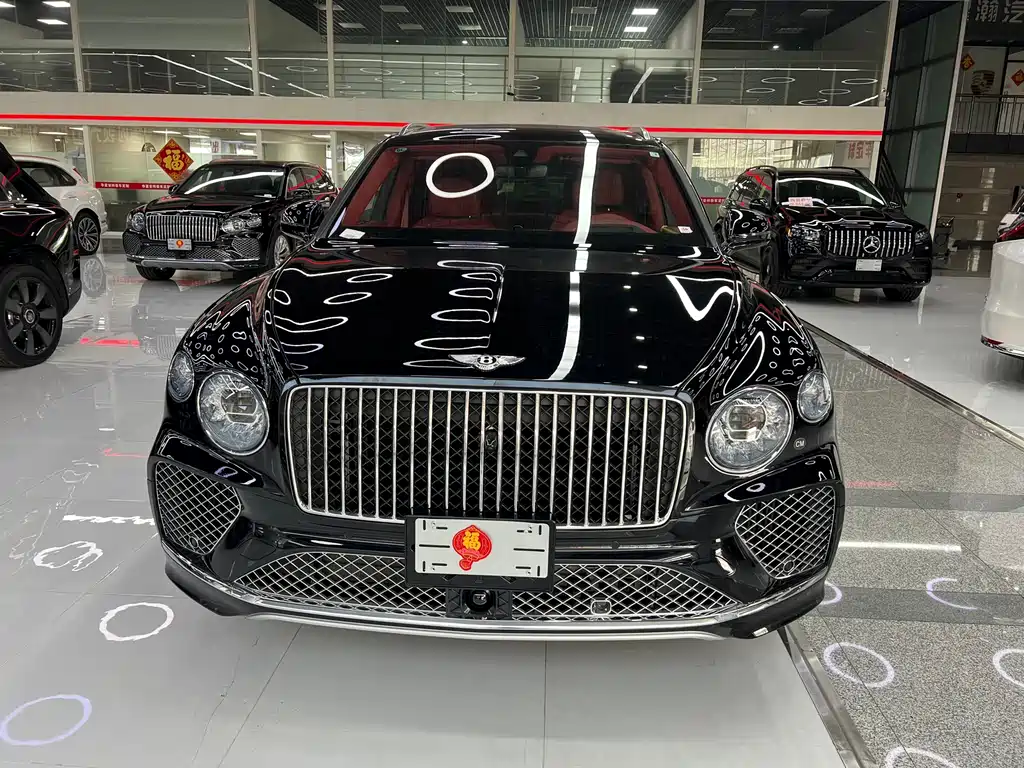 Bentayga 2025 4.0T V8 Long Wheelbase Art Edition купить на сайте DeffCars