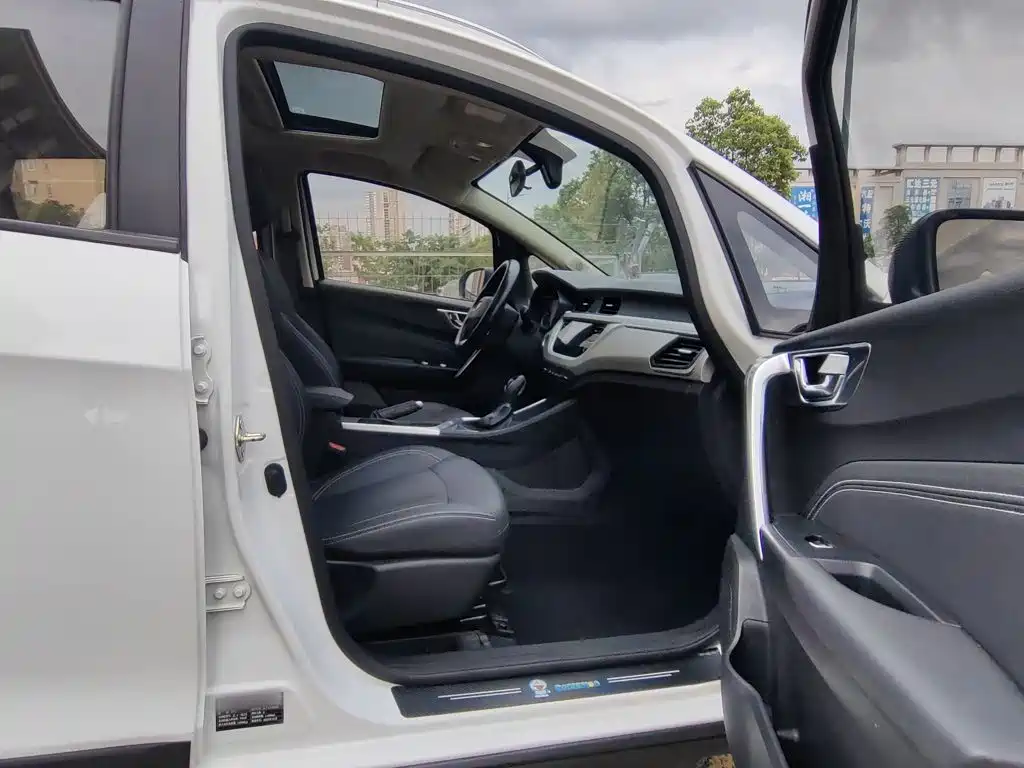 Vision X3 2020 1.5L CVT Premium купить на сайте DeffCars